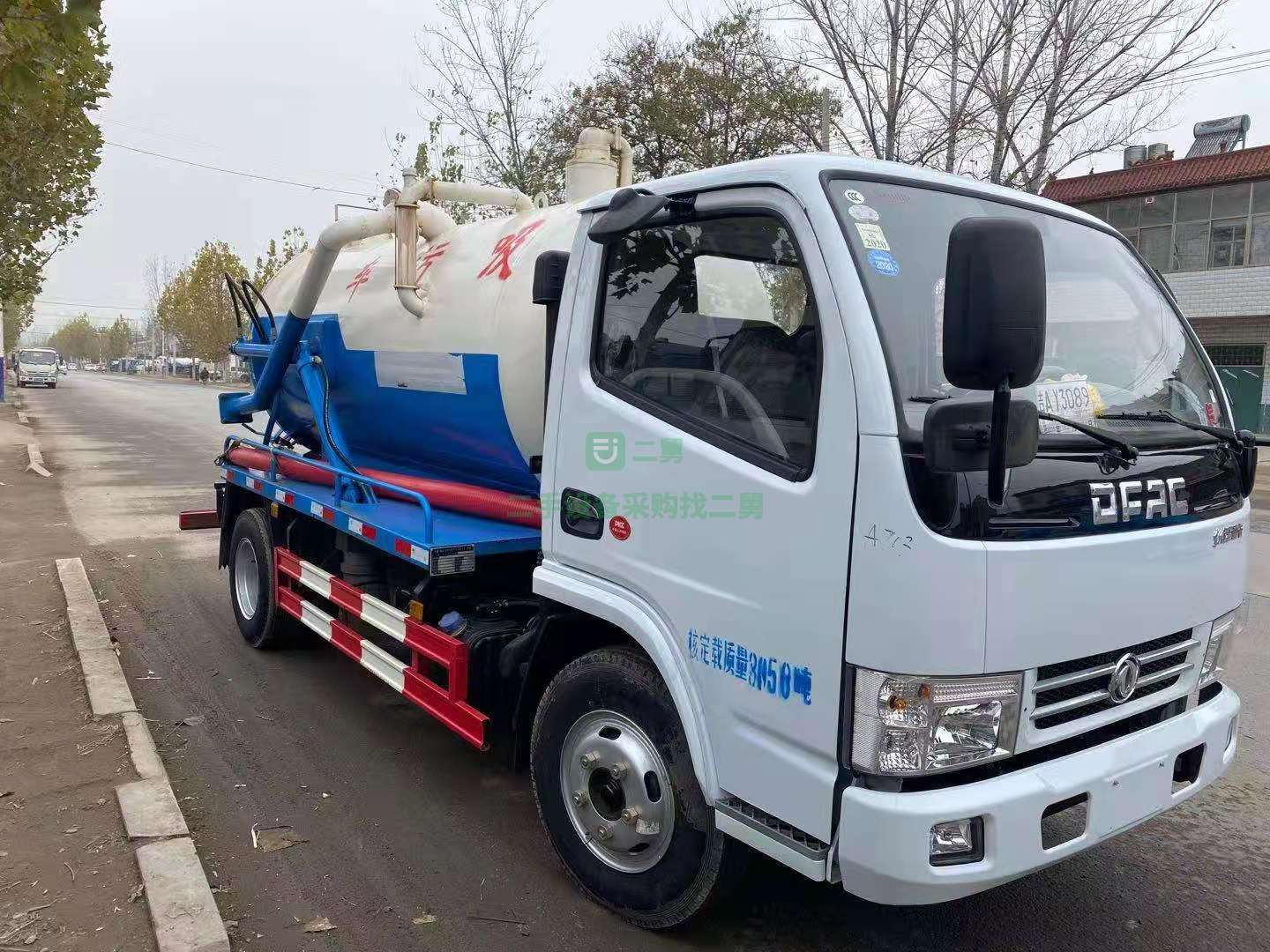 出售一臺19年10月剛買的保險審的車吸污車，全柴發動機