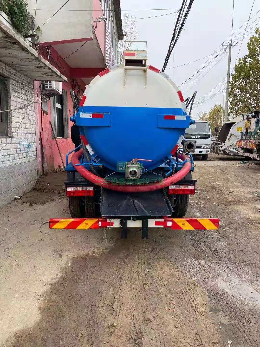 出售一臺19年10月剛買的保險審的車吸污車，全柴發動機