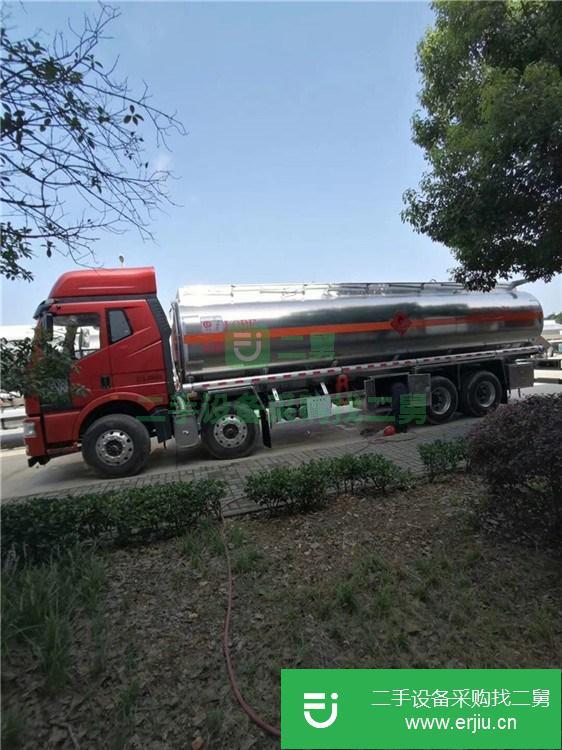 陜西出售二手前四后八20噸油罐車325馬力9檔變速箱