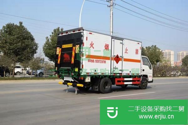 遼寧出售二手危貨品廂式運(yùn)輸車(chē)