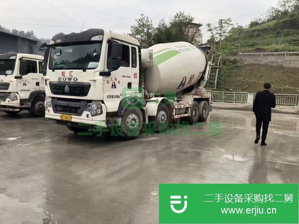 寧夏出售二手17年10月豪沃輕量化大12拉14方攪拌車