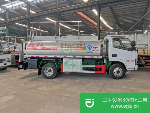 上海出售二手江淮130馬力油罐車4.2方