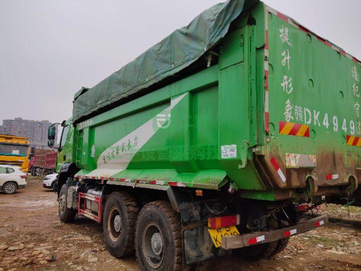 出售19年11月上戶，東風(fēng)柳汽U型環(huán)保自卸車，5.6米2.35米