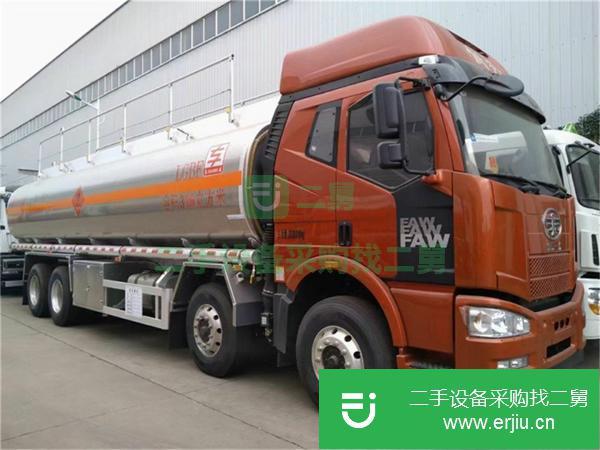 陜西出售二手前四后八20噸油罐車325馬力9檔變速箱