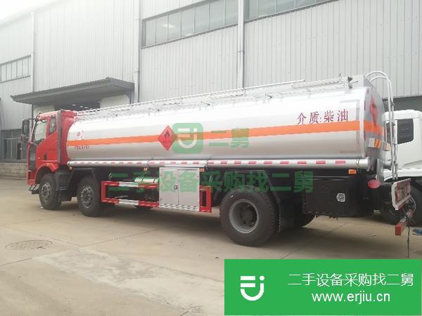 廣東出售二手25方解放小三軸油罐車大柴240馬力