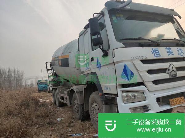 貴州出售二手17年豪沃國五大20方攪拌車