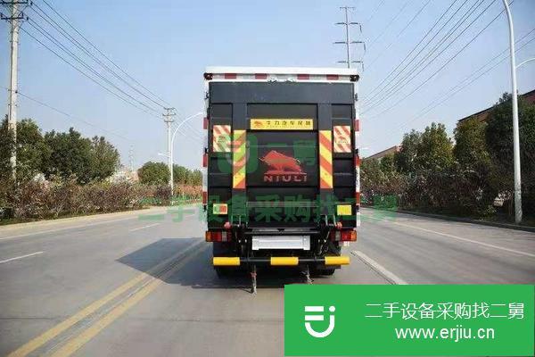 遼寧出售二手危貨品廂式運(yùn)輸車(chē)