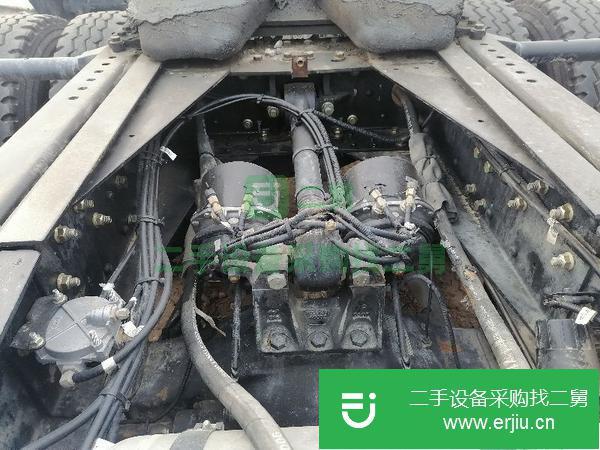 江蘇出售二手20年大運(yùn)牽引車國(guó)五排放