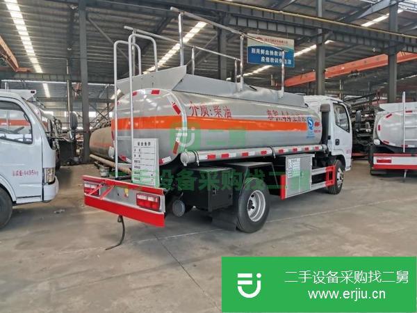 上海出售二手江淮130馬力油罐車4.2方
