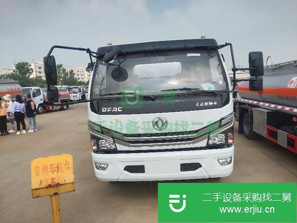 湖北出售二手東風多利卡8.09方油罐車