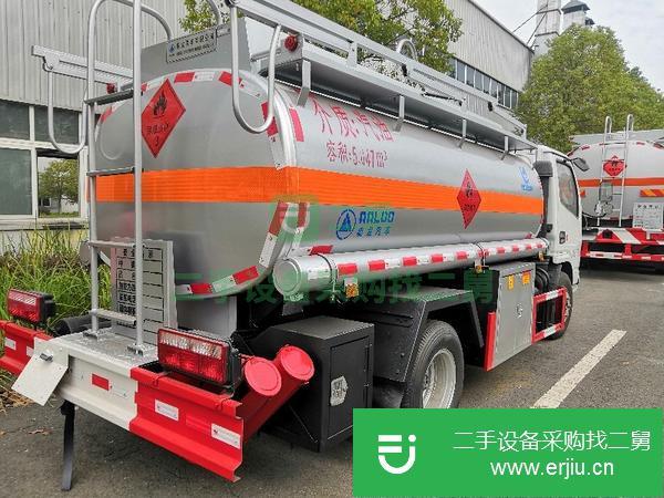 河北出售二手東風5噸油罐車3308mm軸距5檔變速箱