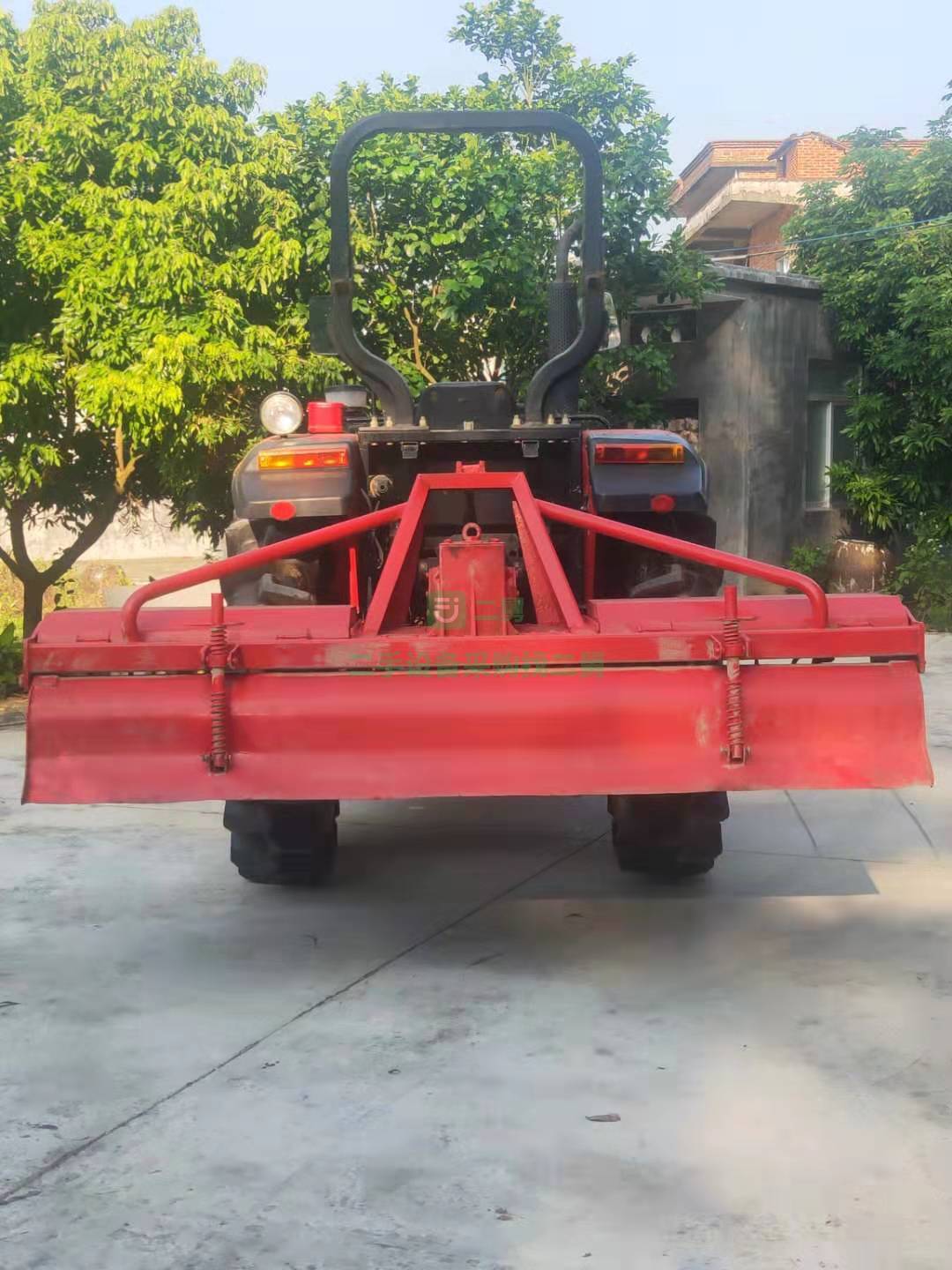 出售一臺16年東方紅704最后一批國二靚機(jī)拖拉機(jī)，價格不高