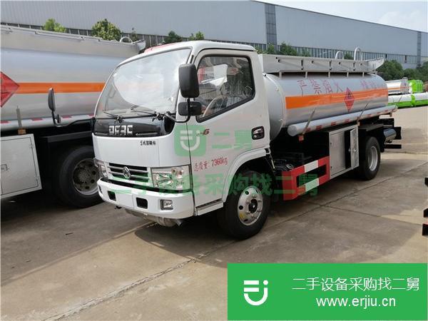遼寧出售二手東風多利卡5噸油罐車