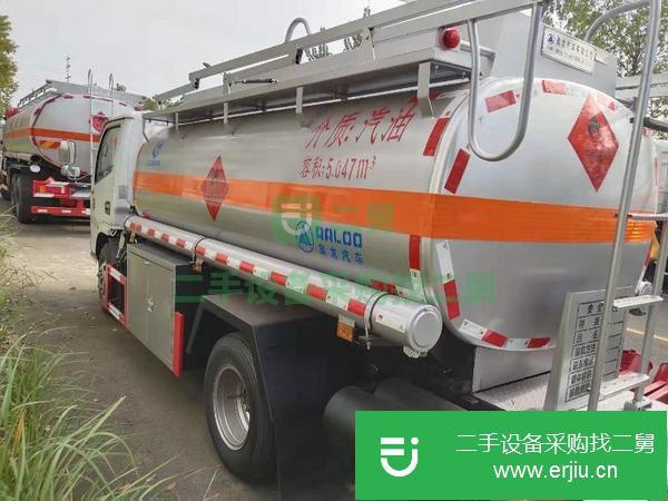河北出售二手東風5噸油罐車3308mm軸距5檔變速箱