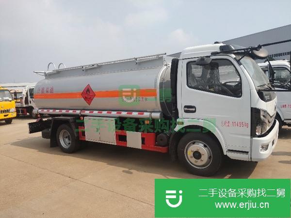 湖北出售二手東風多利卡8.09方油罐車