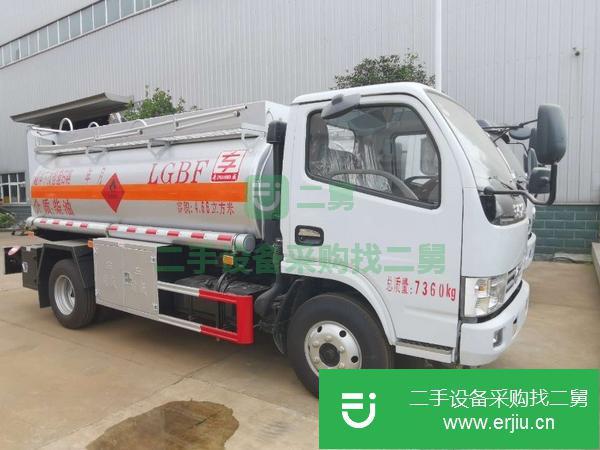 四川出售二手5噸油罐車(chē)朝柴102馬力國(guó)五發(fā)動(dòng)機(jī)5檔變速箱3308mm軸距包上戶(hù)可分期付款