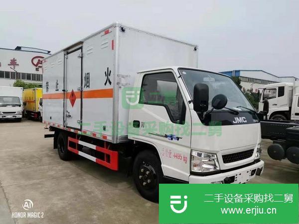江西出售二手江鈴4.2米易燃液體廂式運輸車115馬力