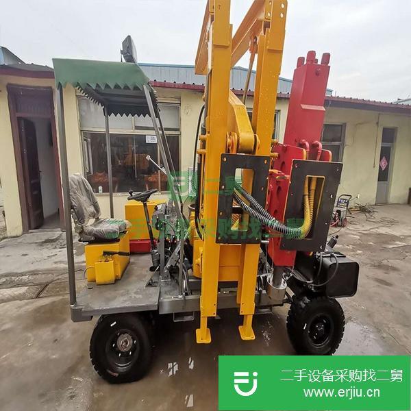 山東出售二手公路護(hù)欄打樁機(jī)9成新手續(xù)齊全