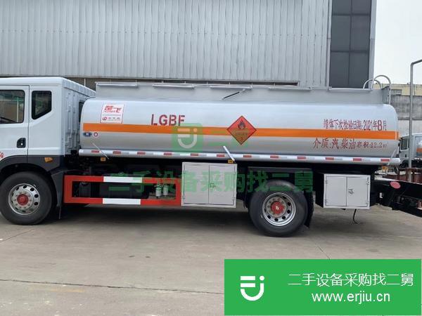 吉林出售二手東風油罐車可分期軸距4700mm康明斯180馬力法士特8JS85變速箱