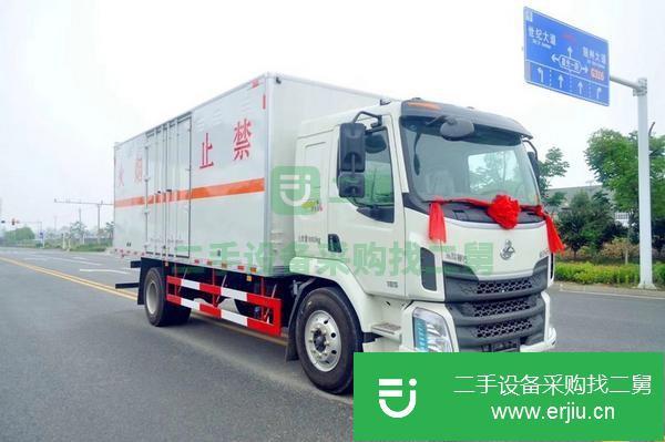 廣東出售二手九米四危險品廂式運輸車包上牌