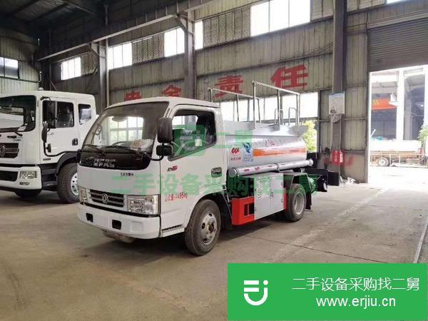 山西出售二手2噸東風(fēng)油罐車全柴88馬力發(fā)動機(jī)5擋變速箱