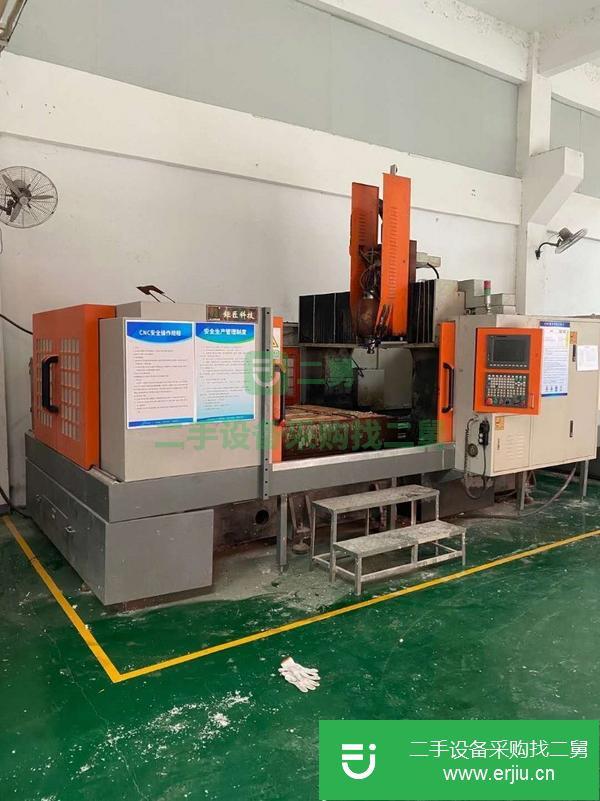 江蘇出售二手鉅匠1812雕銑機,新代系統