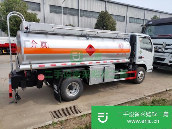 云南出售二手五噸東風(fēng)多利卡危險品油罐車國五朝柴102馬力發(fā)動機