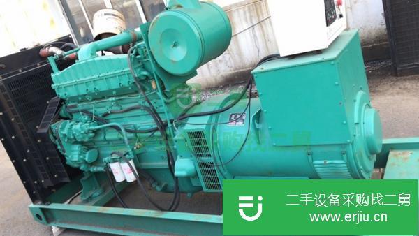 內蒙古出售二手康明斯300千瓦發電機組價格低質量好,正宗原廠原裝的,性價比是非常高的
