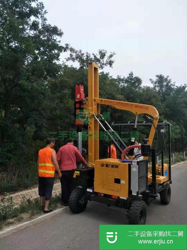 江蘇出售二手高速公路護(hù)欄打樁機(jī)