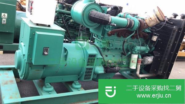 內蒙古出售二手康明斯300千瓦發電機組價格低質量好,正宗原廠原裝的,性價比是非常高的