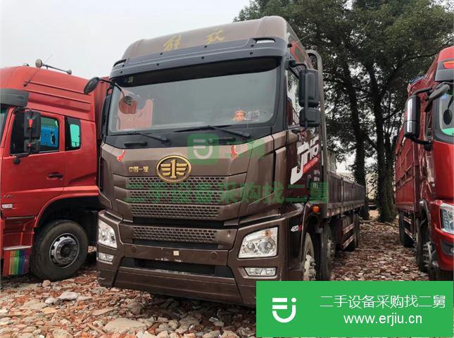 江西出售二手青島解放JH6重卡420馬力9.5米國五平板車車況原版輪胎全新