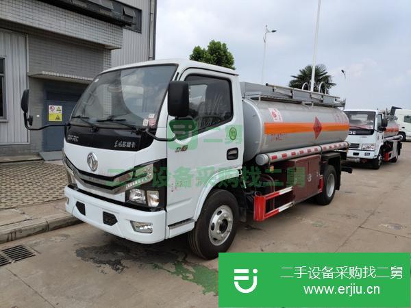 云南出售二手五噸東風(fēng)多利卡危險品油罐車國五朝柴102馬力發(fā)動機