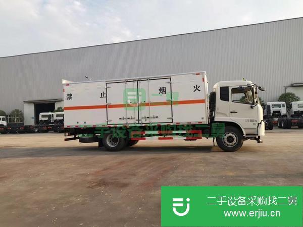 山西出售二手2類危險(xiǎn)品9.6米運(yùn)輸車