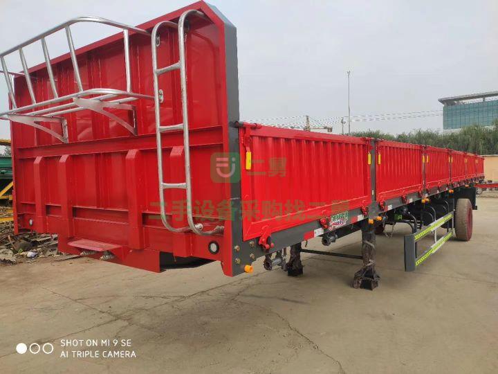 出售13米×2.55× 60標箱側翻半掛車