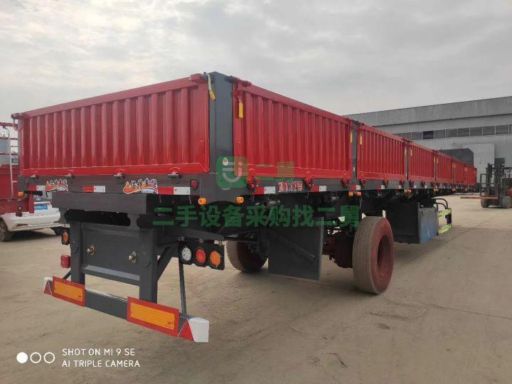 出售13米×2.55× 60標箱側翻半掛車