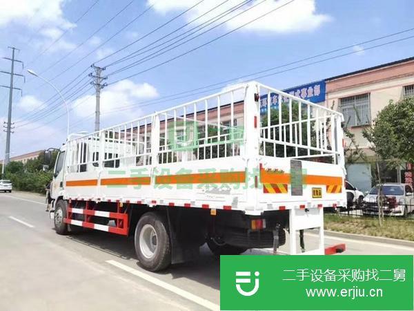 天津出售二手東風柳汽小三軸氣瓶倉欄運輸車玉柴185馬力發動機