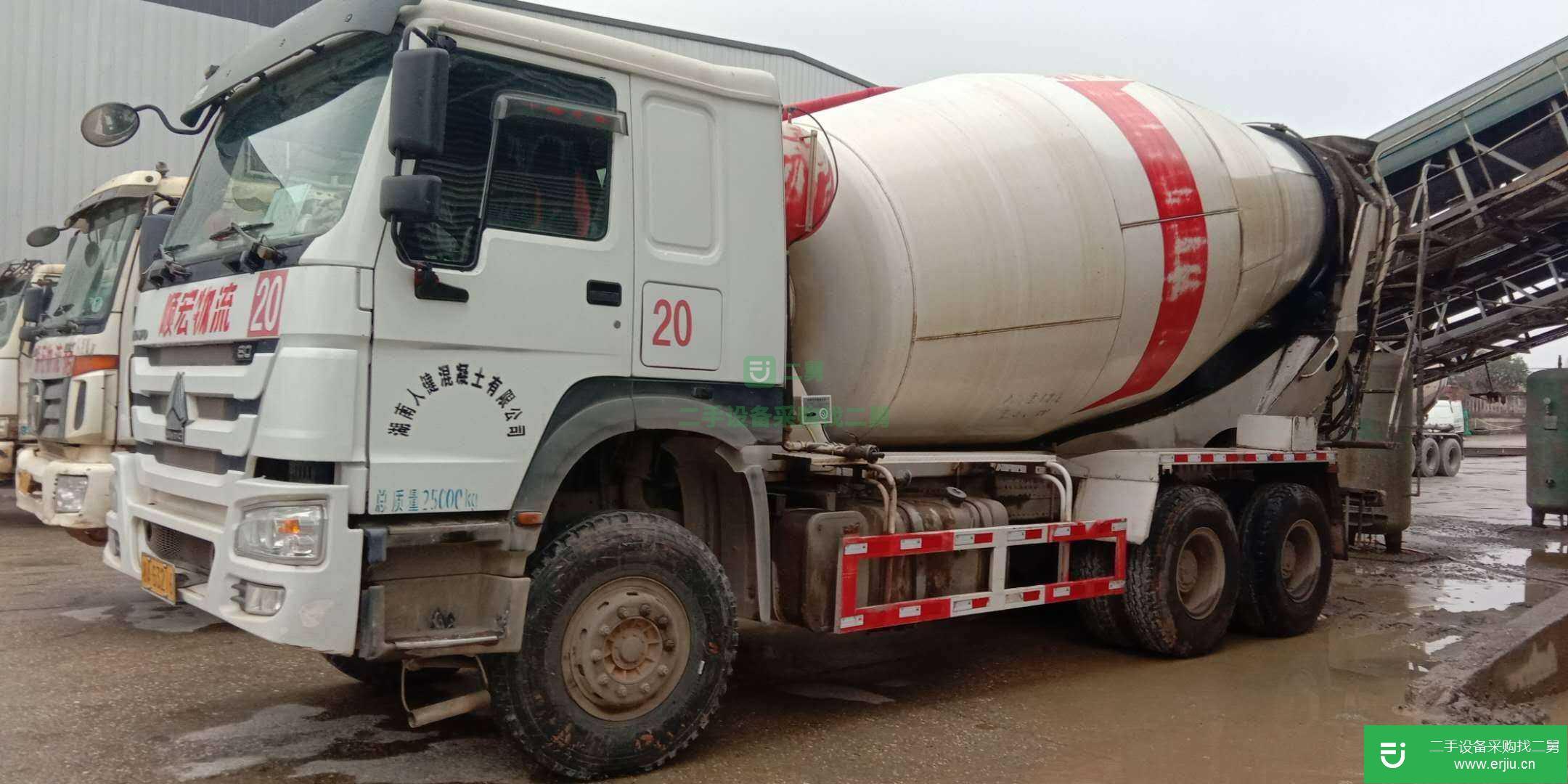 湖南出售二手重汽豪沃380馬力攪拌車
