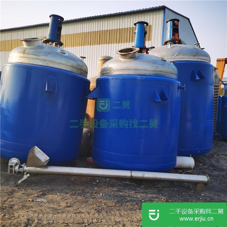 山東出售二手5000L搪瓷反應(yīng)釜