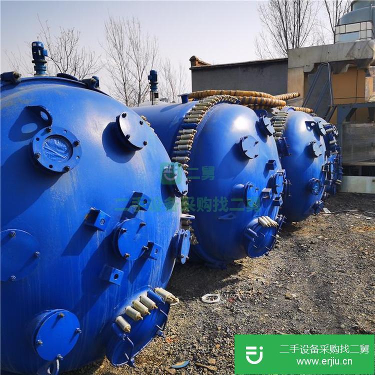 山東出售二手5000L搪瓷反應(yīng)釜