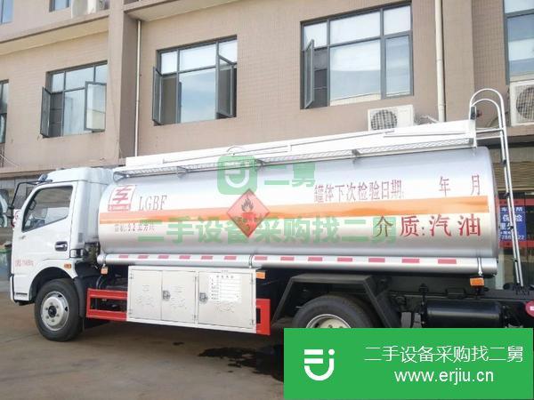 廣東出售二手8噸油罐車濰柴130馬力米3軸距6檔變速箱