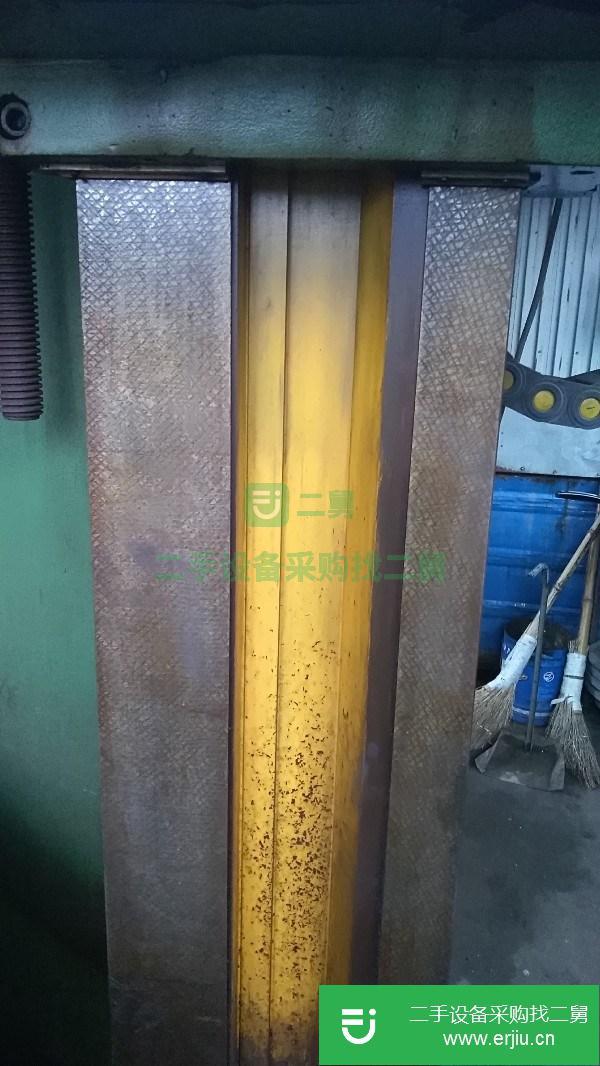 浙江出售二手大連2.3米立式車(chē)床型號(hào)C5123A