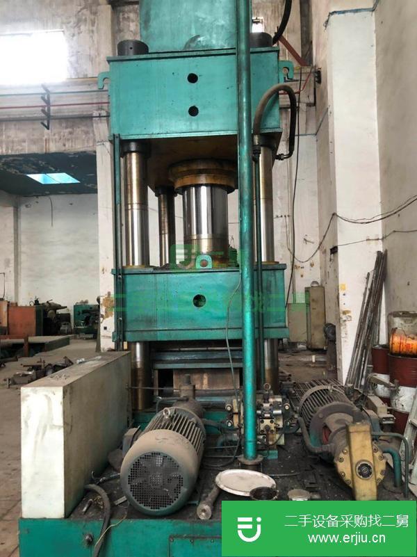 天津出售二手500噸標(biāo)準(zhǔn)四柱液壓機(jī)
