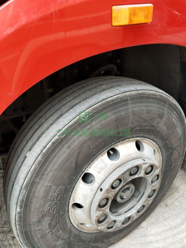 出售解放J6P牽引車(chē)550馬力領(lǐng)航版，帶液緩，保險(xiǎn)同步