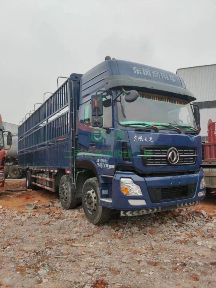 出售二手的東風天龍前四后四運輸車
