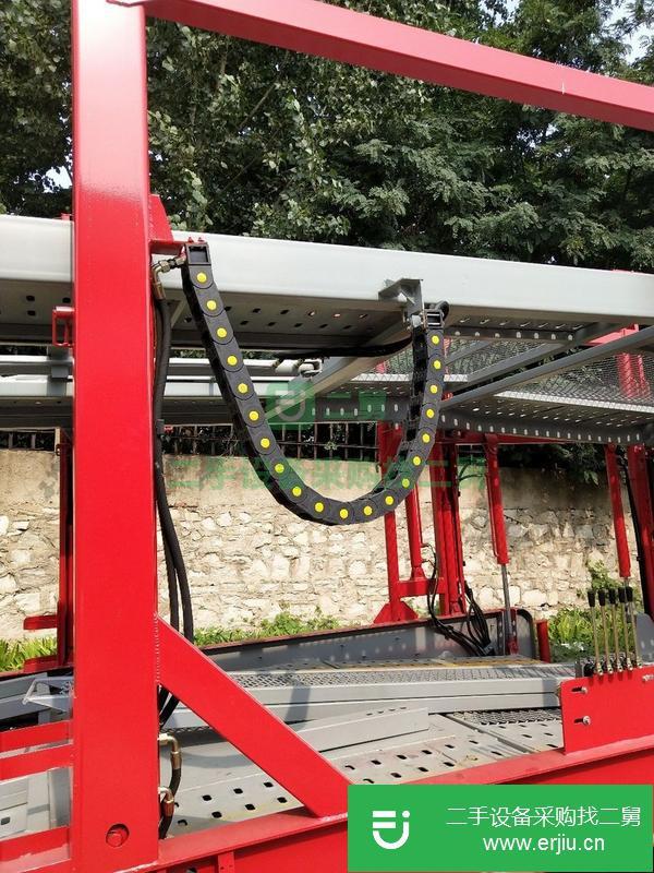 上海出售二手五位轎運(yùn)車