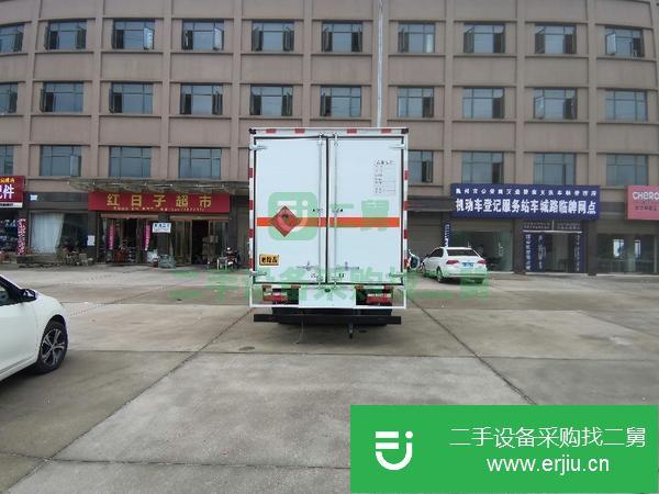 河北出售二手解放J6f黃牌5米2易燃?xì)怏w廂式運(yùn)輸車(chē)