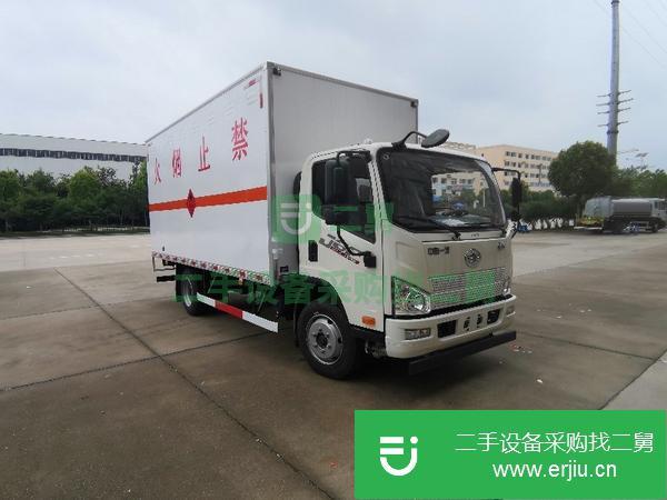 河北出售二手解放J6f黃牌5米2易燃?xì)怏w廂式運(yùn)輸車(chē)