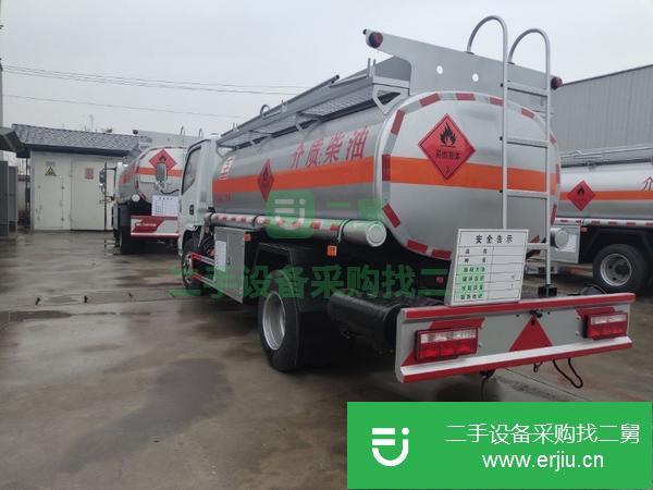 天津出售二手東風5噸油罐車玉柴115馬力國五發動機5檔變速箱