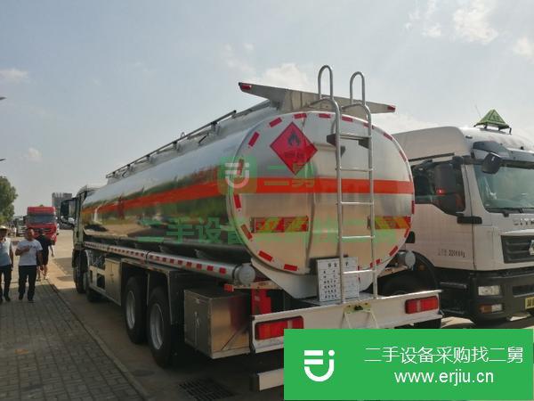 新疆出售二手汕德卡油罐車