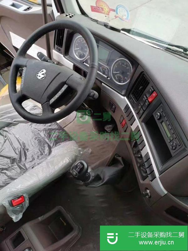 廣東出售二手柳汽前四后四散裝飼料運(yùn)輸車(chē)